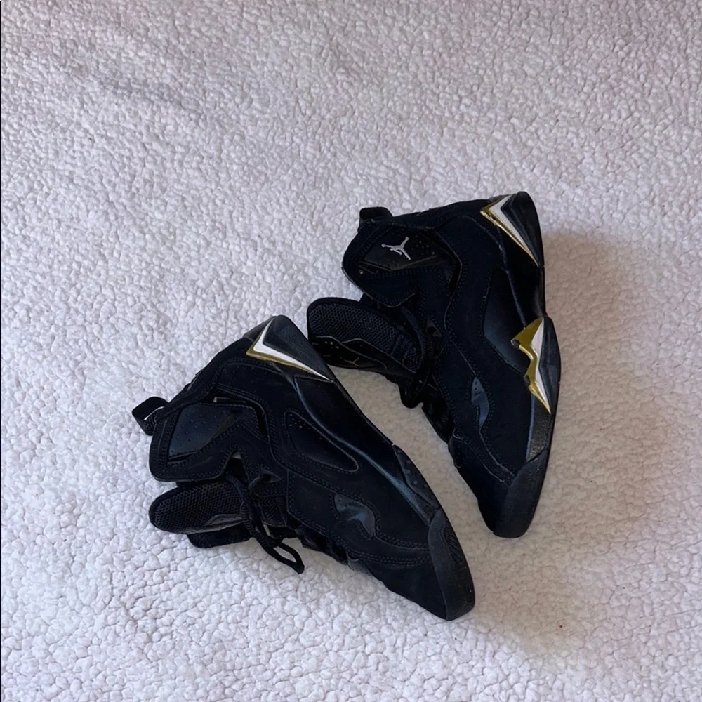 Jordan Black and Gold High-Top Sneakers Unisex’s